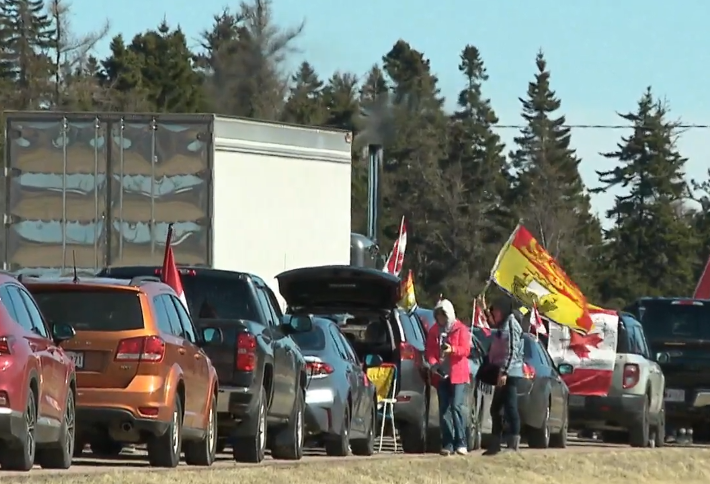 VIDEO: Cross-country protest meet carbon tax increase – CBC News