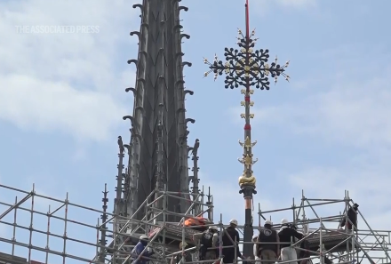 VIDEO:  Cross installed at top of Notre Dame cathedral in Paris – The Canadian Press