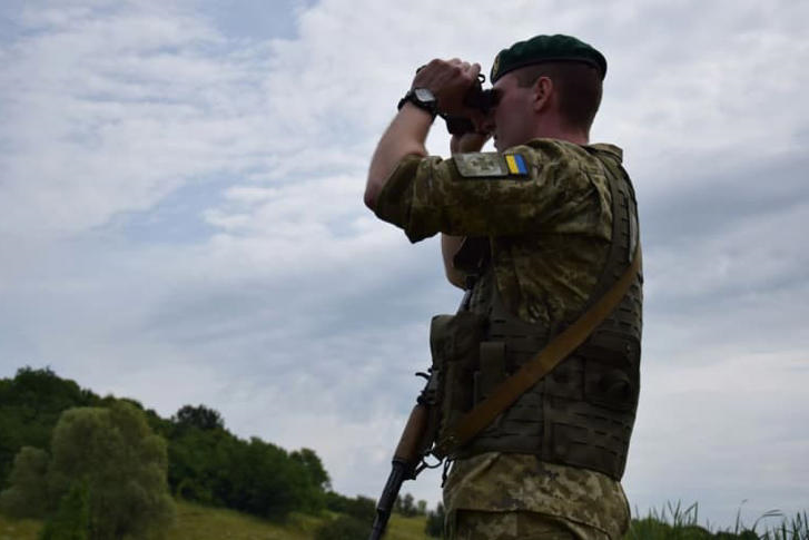 Truck breaches Zakarpattia border: 32 Ukrainians detained by Hungarian authorities – RBC UkraineGN notes: Although martial law prohibits the departure of men aged 18 to 60, Ukrainians “do not cease their attempts to move people illegally across the border”.  “Some men attempt to swim across the Tisza River, which often ends in tragic consequences” – drowning. Most prefer to flee at the risk of the own lives instead of fighting for Zelensky.