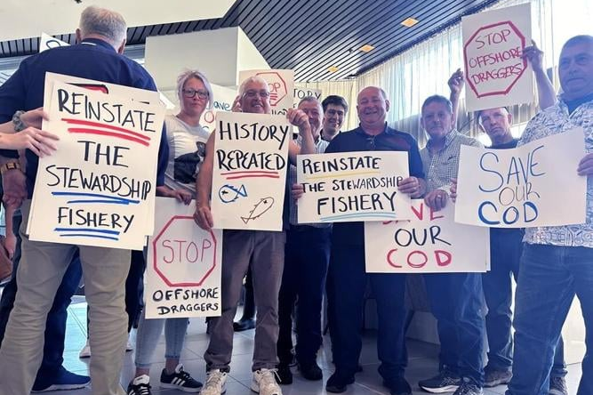 Newfoundland fishers protest interrupts environment ministers’ press conference. – The Canadian PressGN notes: “Fishers interrupt environment ministers’ event” “inshore fishers oppose Ottawa’s recent decision to reopen the fishery and allow foreign and offshore vessels — what they call “draggers” — a portion of the catch.” Federal Environment Minister Steven Guilbeault, who attended the event in St. John’s, said responsibility for fisheries falls to Canada’s fisheries minister, Diane Lebouthillier. Why are we allowing foreign and offshore vessels instead of protecting Canadian fishers?