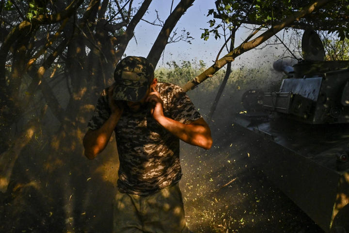 Ukrainian army deserter shot dead as anger grows over recruitment drive – The TelegraphGN notes: “As pressure on the front-line mounts with Russia sending waves of soldiers to overwhelm Ukraine, Kyiv has launched a forceful recruitment campaign. It has led to reports of Ukrainian men fleeing over borders to avoid service.” Meanwhile, police are hunting an attacker who hurled a grenade at a military recruitment office in the town of Busk in Lviv, western Ukraine. Ukrainians don’t want to fight for Zelensky.