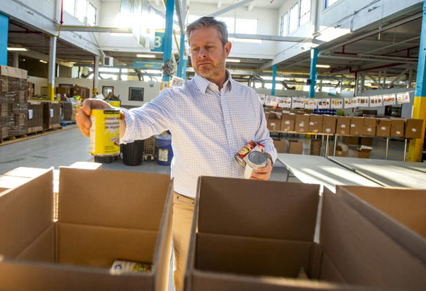 Nearly one-quarter of Canadians will use food banks in fall: StatsCan – Toronto Sun GN notes: “This is the very first time in the 40 years food banks have been in Canada that we have seen unemployment so low and food bank usage at the rates we are seeing right now. In fact, that number has risen to about one third of food bank clients having full time employment.” said CEO of the Daily Bread Food Bank of Toronto.”