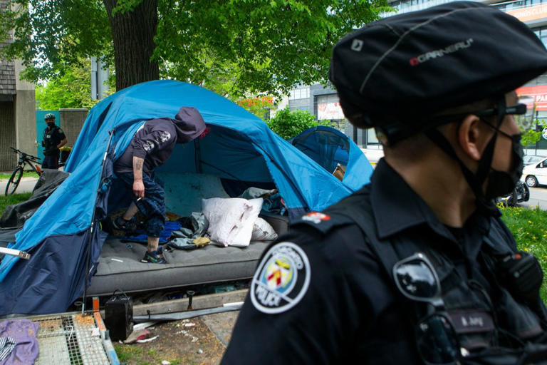 ‘Humanitarian crisis’: Ontario cities beg province to create new ministry for homelessness – Global NewsGN notes: “There are too many people unhoused, living in encampments or other unsafe conditions and they’re struggling with mental health and addiction issues.”  Although the problem is well identified, the solution of creating a new ministry is wrong.  The crisis is created by the Liberals’ mass immigration and with the creation of “drug dens” called “safe supplies”.  Political pressures need to be applied for the Liberals to reverse course. It’s as simple as that.